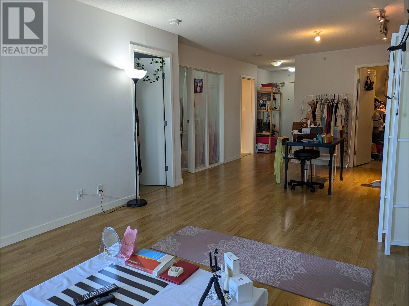 Property at 1811 788 HAMILTON STREET image 2