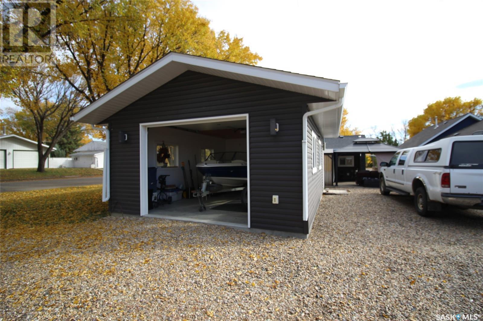 387 3rd Avenue E, Shaunavon, Saskatchewan  S0N 2M0 - Photo 39 - SK985936