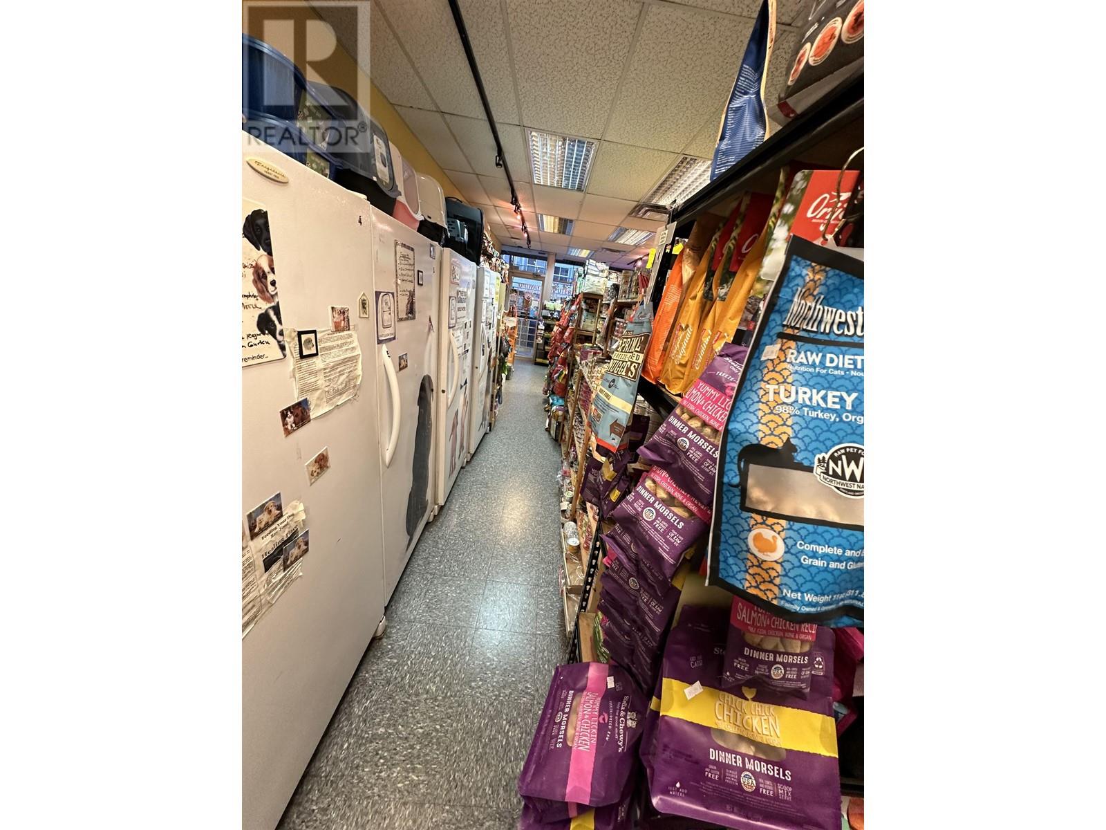 Listing Picture 4 of 4 : 2637 W 4 AVENUE, Vancouver / 溫哥華 - 魯藝地產 Yvonne Lu Group - MLS Medallion Club Member