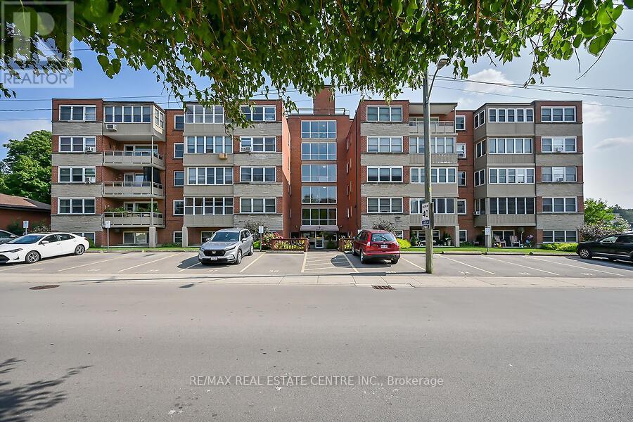 Property at 107 - 9 GRANT BOULEVARD image 2