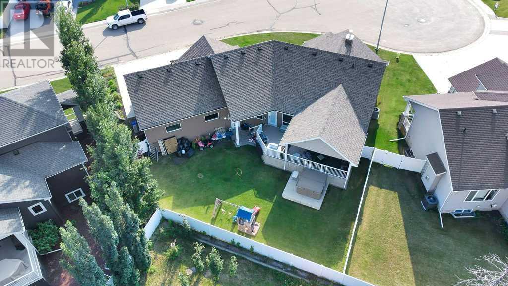 10 Henner's Outlook, Lacombe, Alberta  T4L 1Z3 - Photo 3 - A2167084