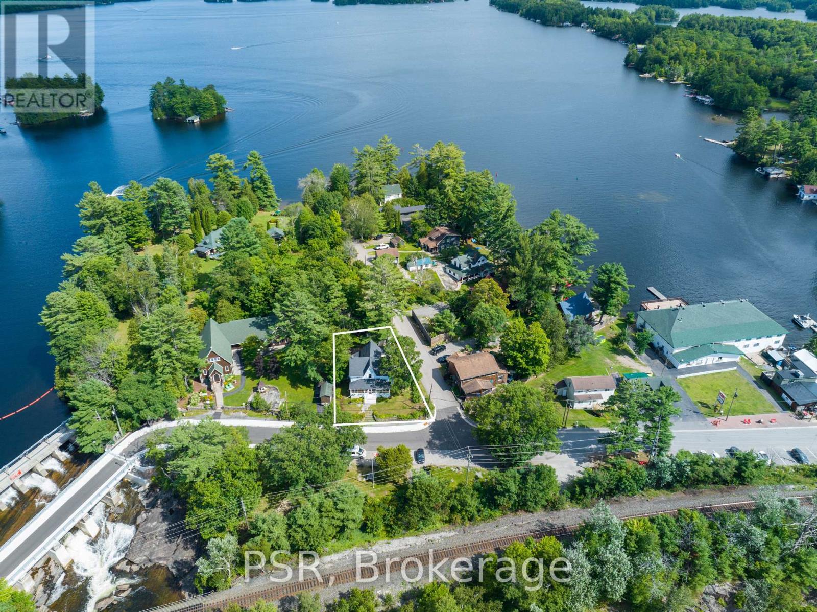 1020 Bala Falls Road, Muskoka Lakes, Ontario  P0C 1A0 - Photo 5 - X9393897