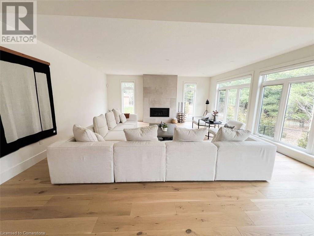 Property at 38 MCINTYRE Court image 3