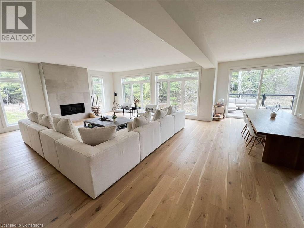 Property at 38 MCINTYRE Court image 4