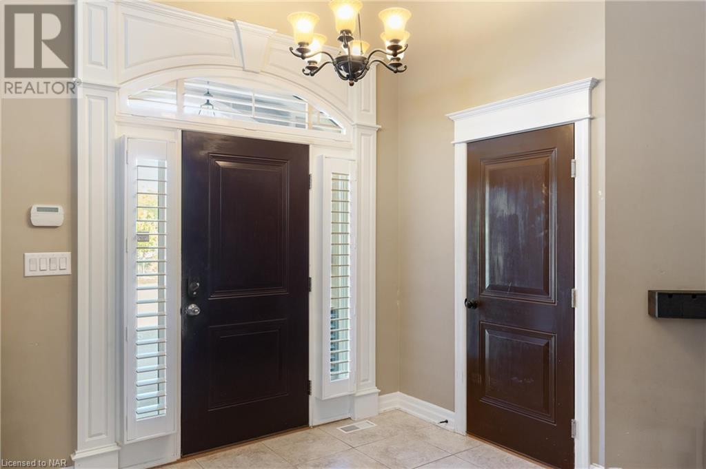 7 Sapphire Court, St. Catharines, Ontario  L2M 0A4 - Photo 3 - 40659434