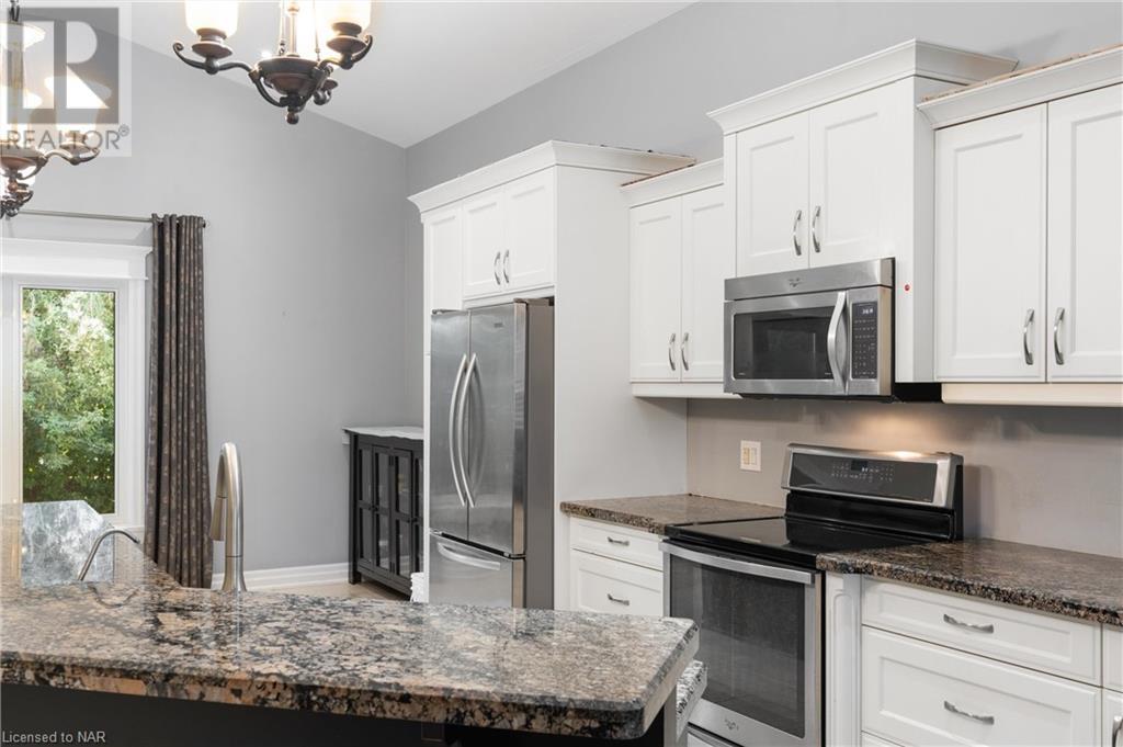 7 Sapphire Court, St. Catharines, Ontario  L2M 0A4 - Photo 6 - 40659434