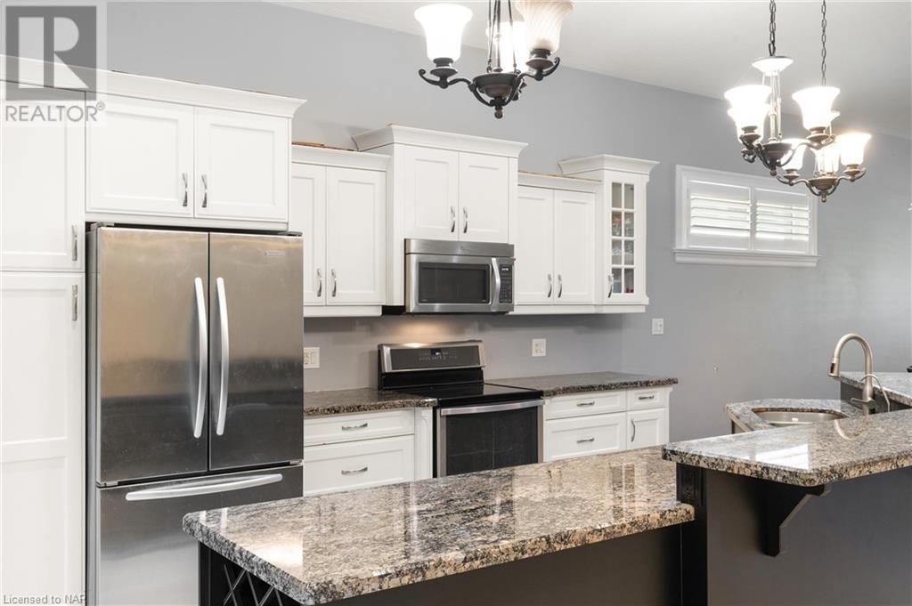 7 Sapphire Court, St. Catharines, Ontario  L2M 0A4 - Photo 7 - 40659434