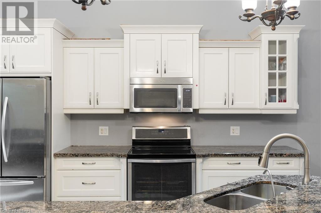 7 Sapphire Court, St. Catharines, Ontario  L2M 0A4 - Photo 9 - 40659434