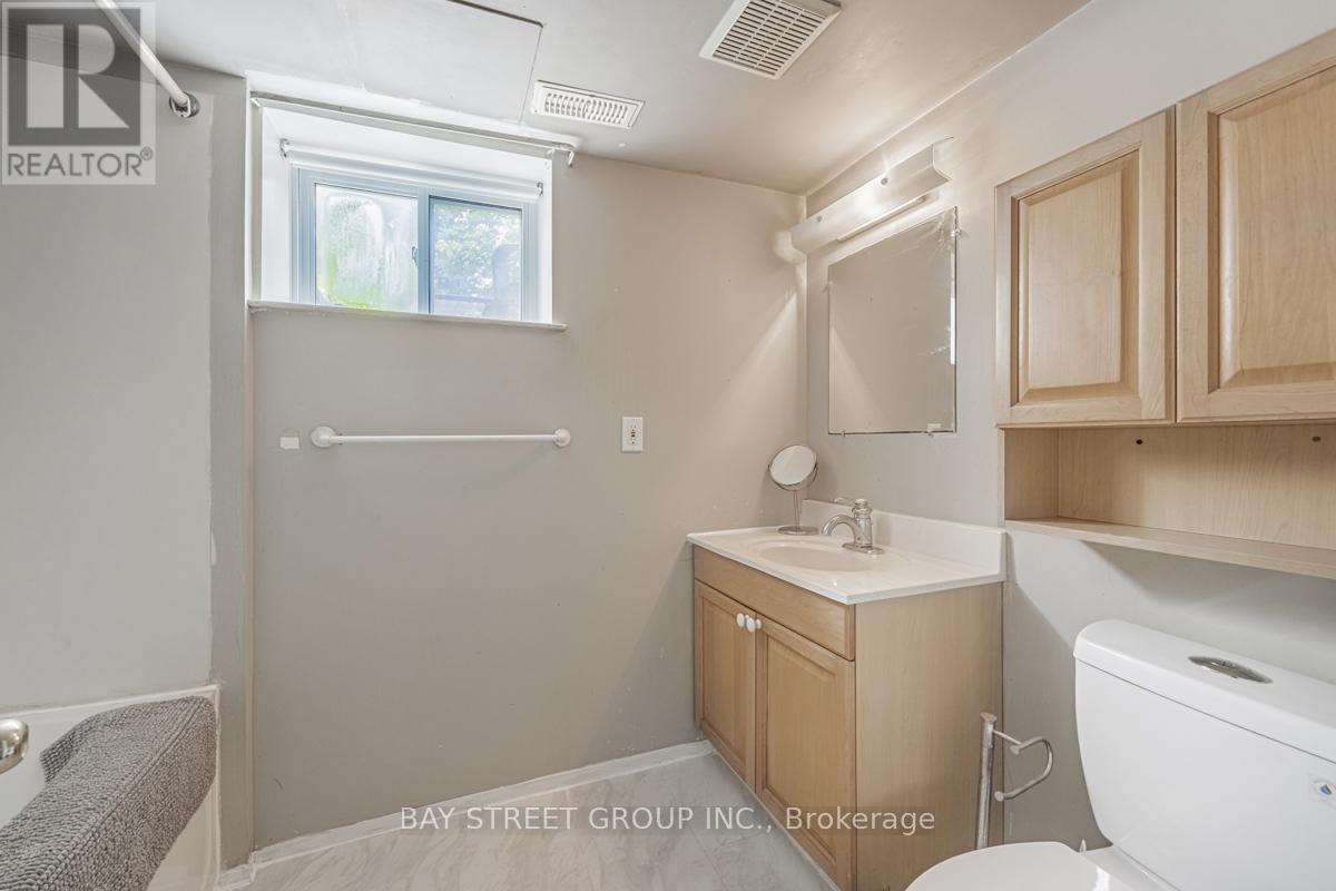 174 Avondale Avenue, Toronto, Ontario  M2N 2V5 - Photo 35 - C9393983