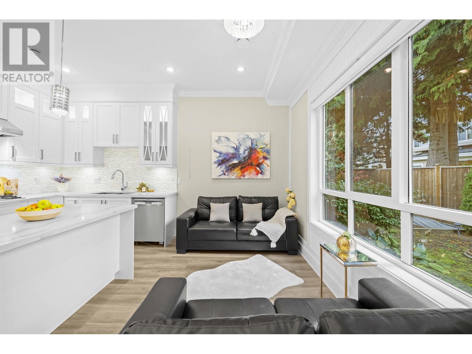 Listing Picture 6 of 28 : 10 7388 RAILWAY AVENUE, Richmond / 烈治文 - 魯藝地產 Yvonne Lu Group - MLS Medallion Club Member