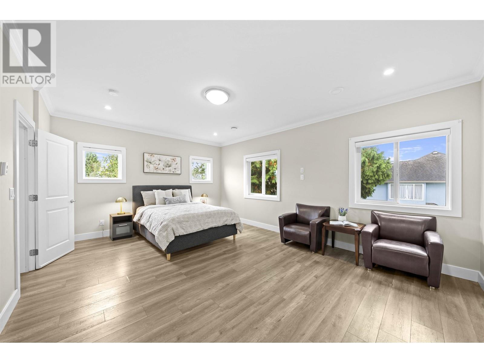 Listing Picture 15 of 28 : 10 7388 RAILWAY AVENUE, Richmond / 烈治文 - 魯藝地產 Yvonne Lu Group - MLS Medallion Club Member