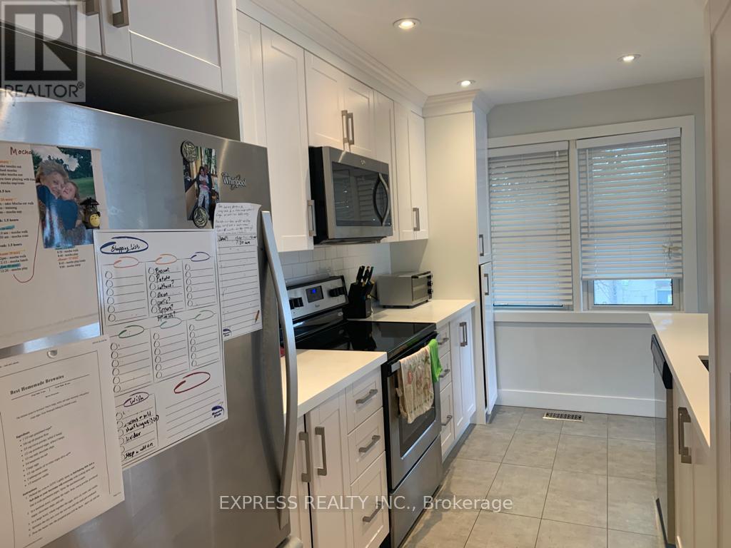 2 - 601 Old Orchard Grove, Toronto, Ontario  M5M 2H3 - Photo 2 - C9394117