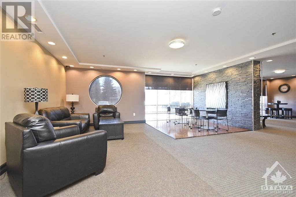 314 CENTRAL PARK DRIVE UNIT#811 Ottawa