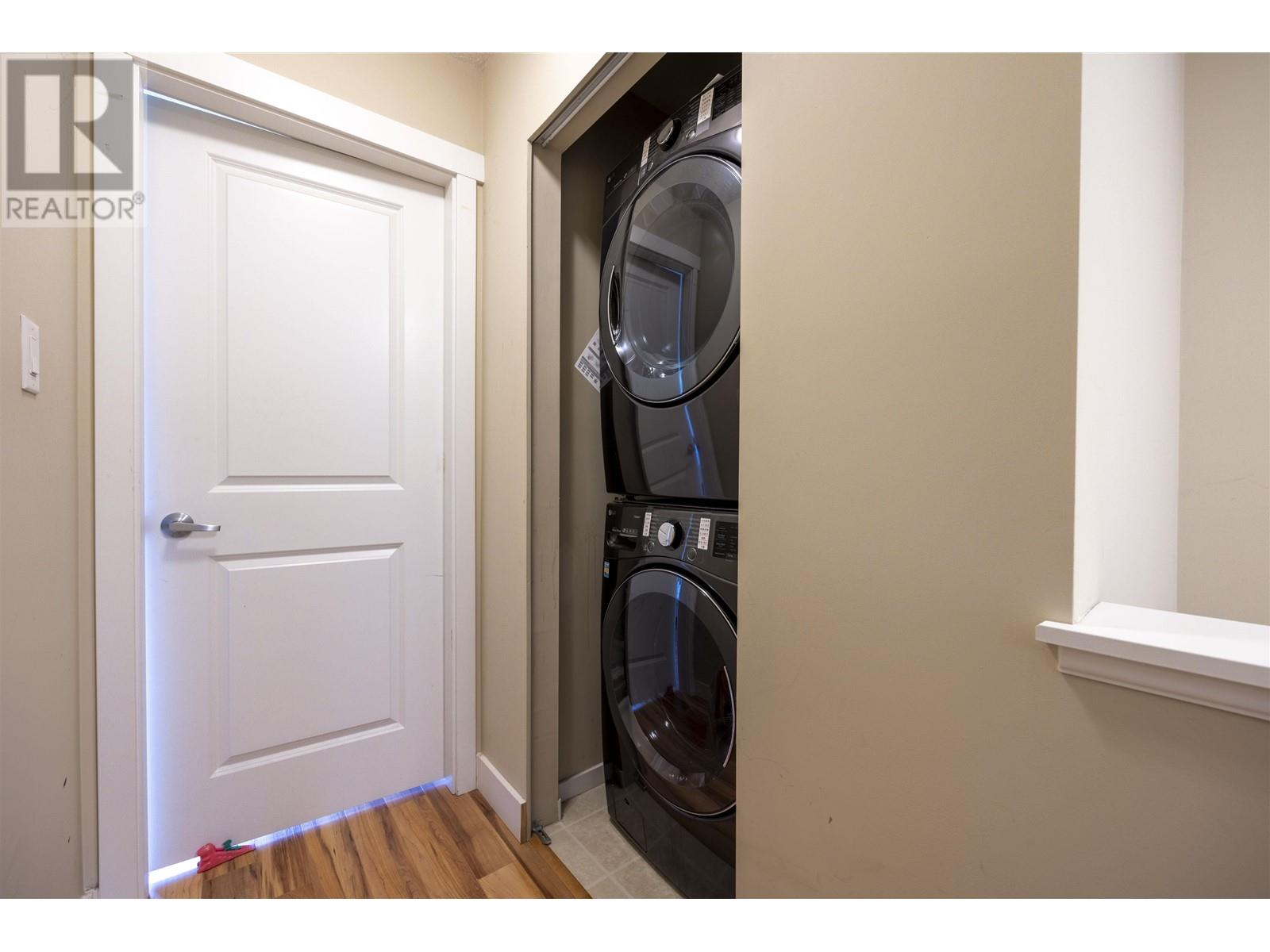 32 6736 SOUTHPOINT DRIVE