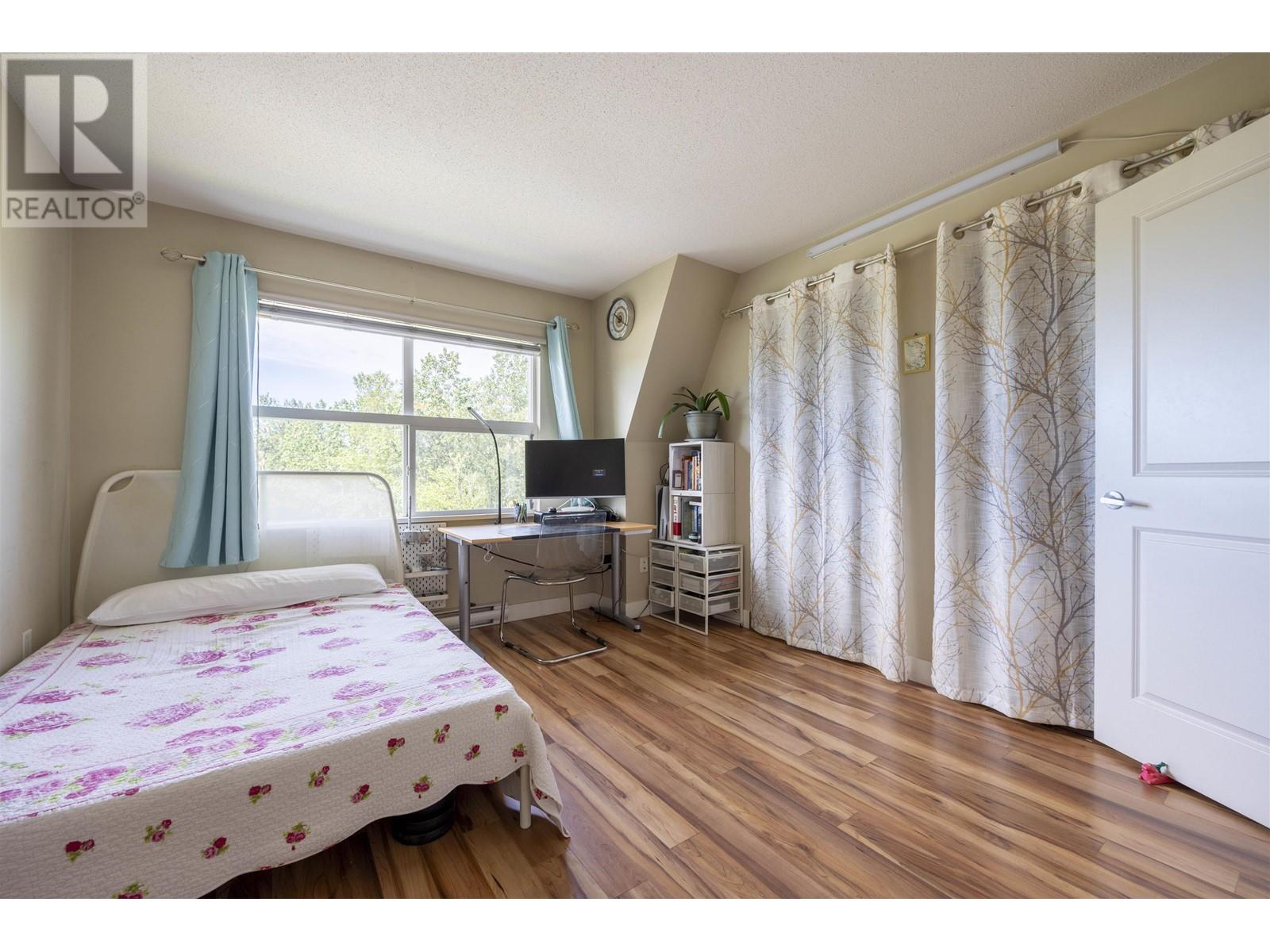 32 6736 SOUTHPOINT DRIVE