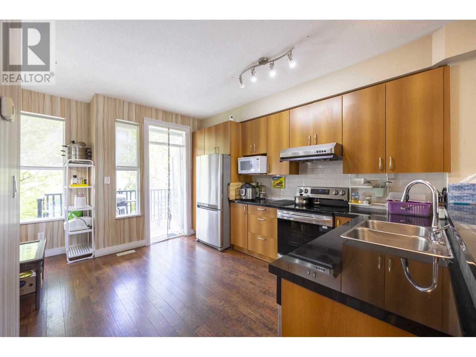 32 6736 SOUTHPOINT DRIVE