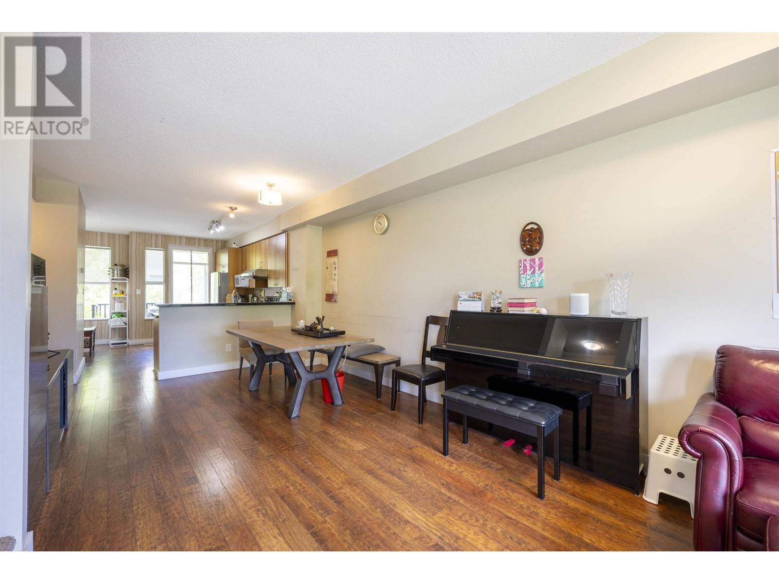 32 6736 SOUTHPOINT DRIVE