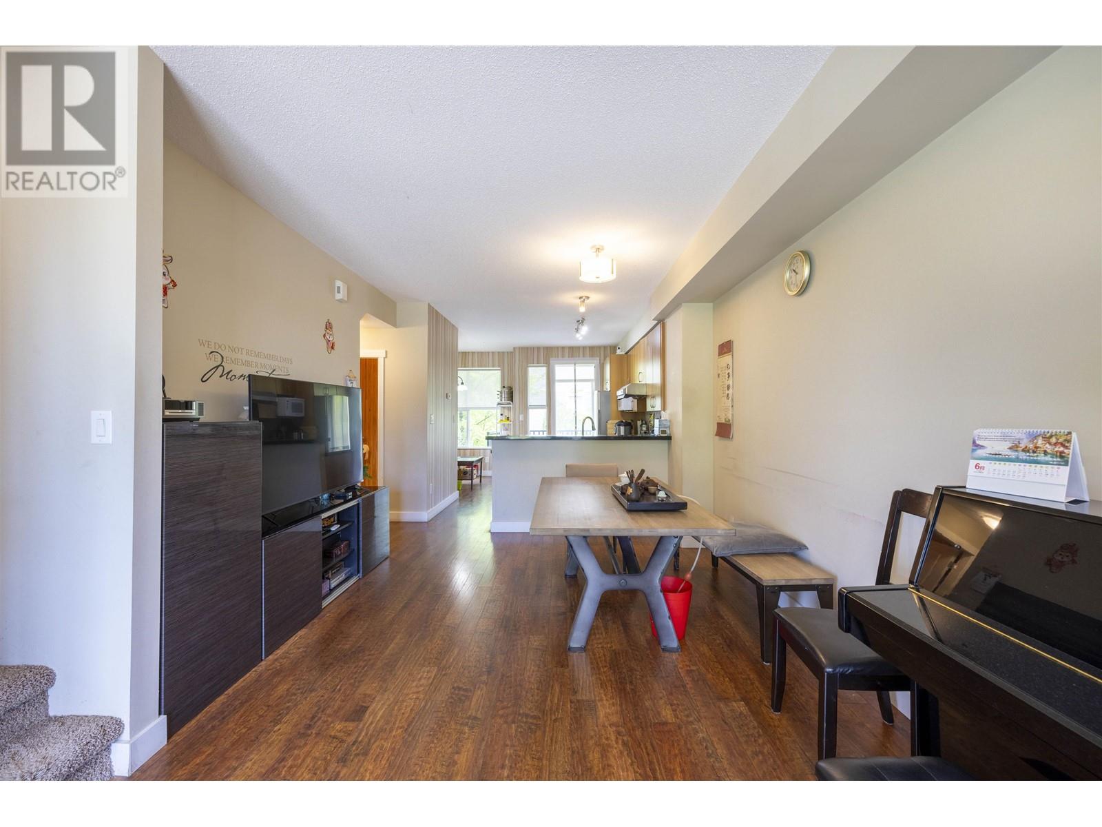 32 6736 SOUTHPOINT DRIVE