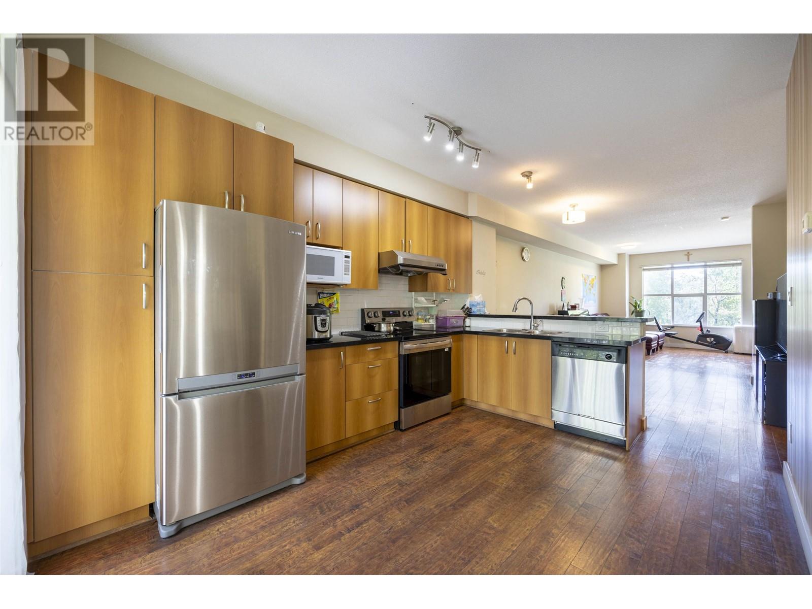 32 6736 SOUTHPOINT DRIVE