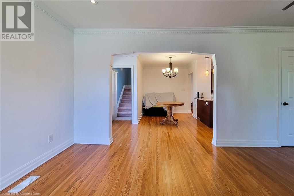 38 Haig Street, St. Catharines, Ontario  L2R 2K8 - Photo 12 - 40662326