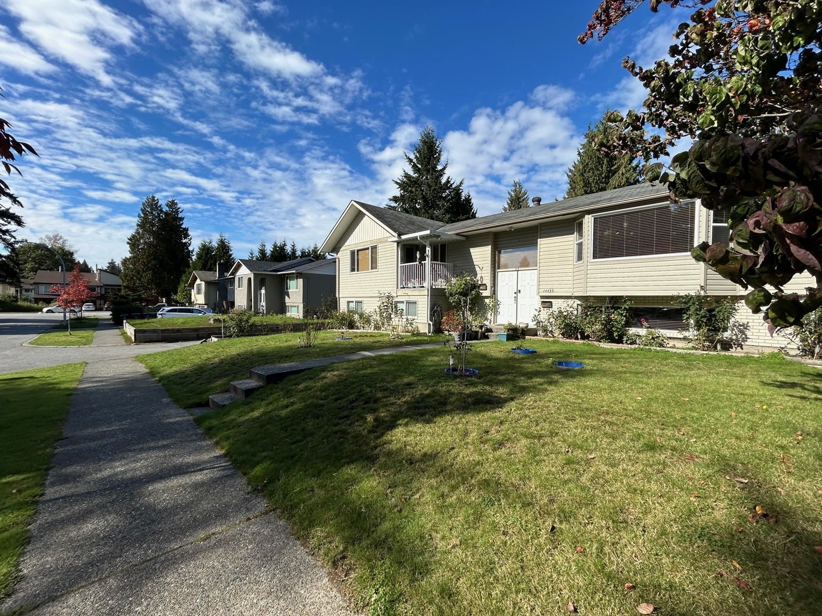 Property at 14435 102B AVENUE image 2