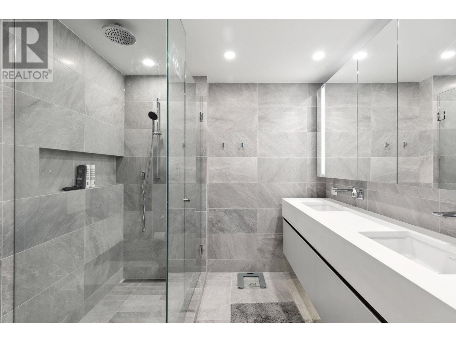 301 889 Pacific Street, Vancouver, British Columbia V6Z 1C3 - Photo 13 - R2935174