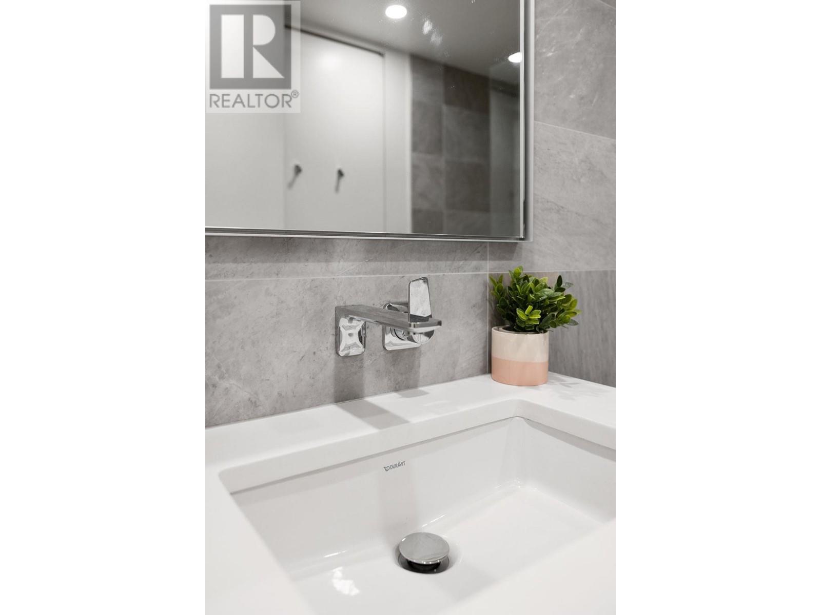 301 889 Pacific Street, Vancouver, British Columbia V6Z 1C3 - Photo 17 - R2935174