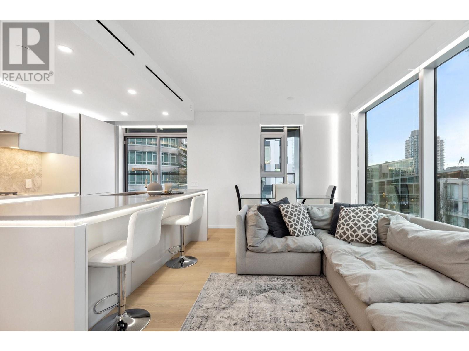 301 889 Pacific Street, Vancouver, British Columbia V6Z 1C3 - Photo 2 - R2935174