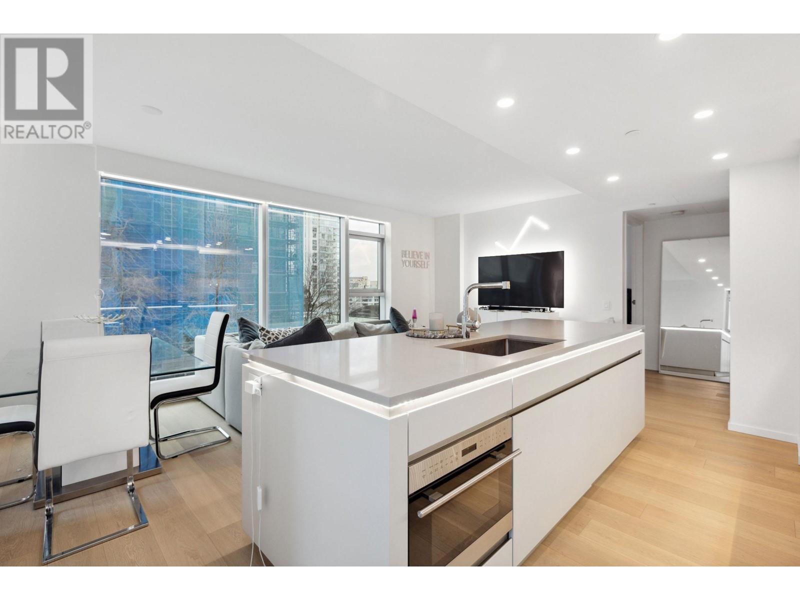 301 889 Pacific Street, Vancouver, British Columbia V6Z 1C3 - Photo 5 - R2935174