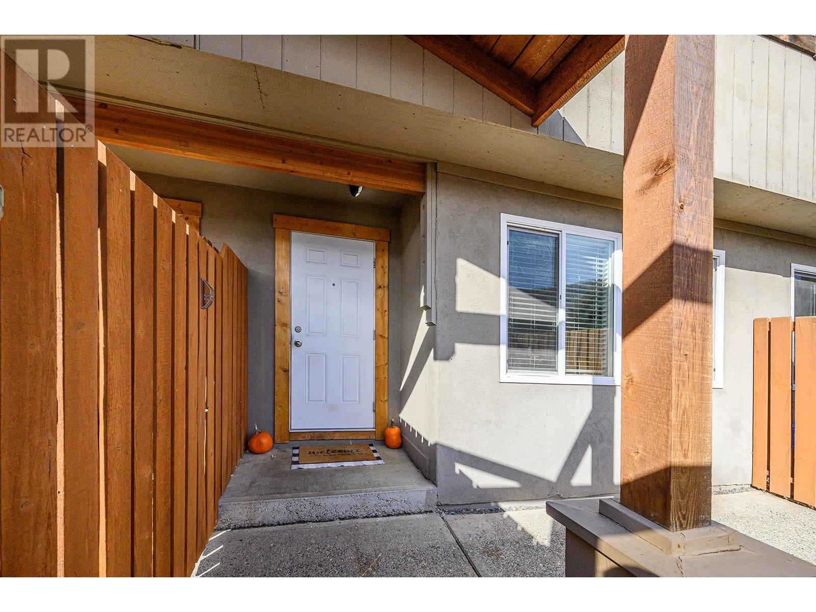 110-870 Mcqueen Drive, Kamloops, British Columbia  V2B 7X9 - Photo 2 - 181368