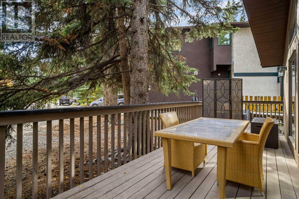 20 Pinewood, Canmore, Alberta  T1W 1P8 - Photo 4 - A2172406