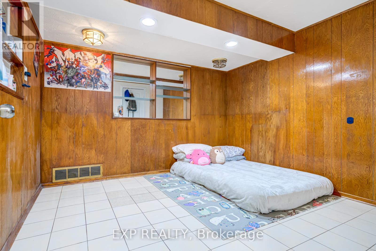 16 Heavitree Drive, Toronto, Ontario  M3L 1K6 - Photo 28 - W9394220