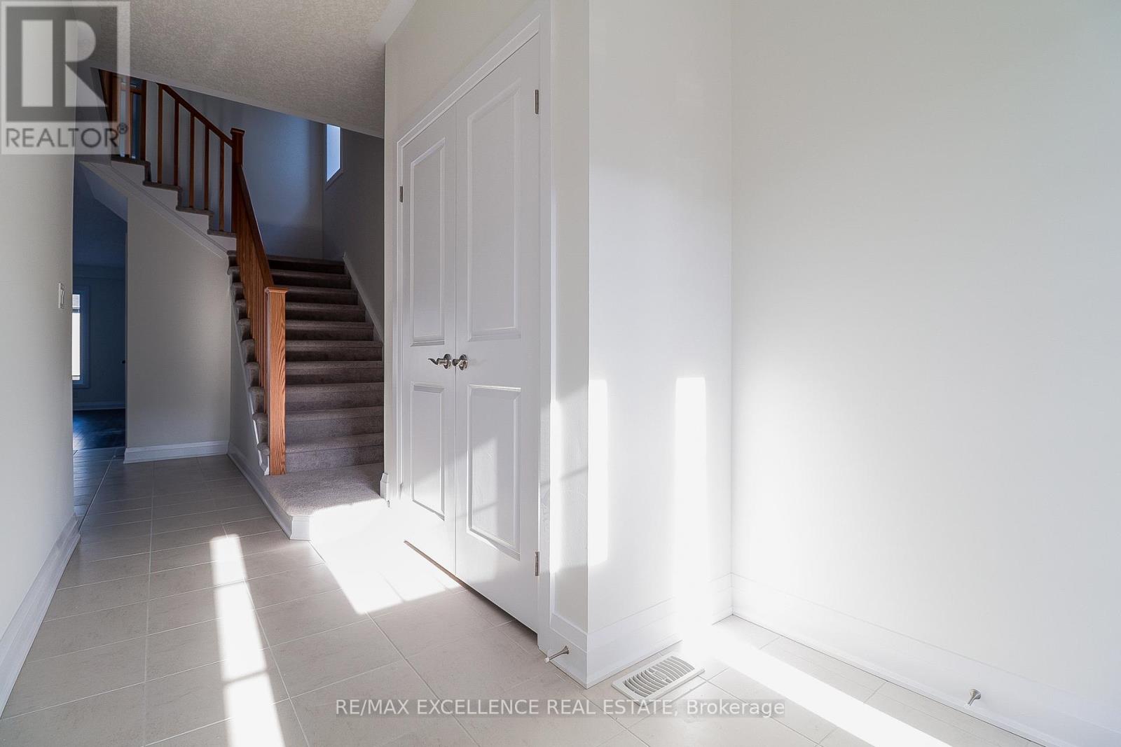 572 Balsam Poplar Street, Waterloo, Ontario  N2V 0H9 - Photo 7 - X9394666