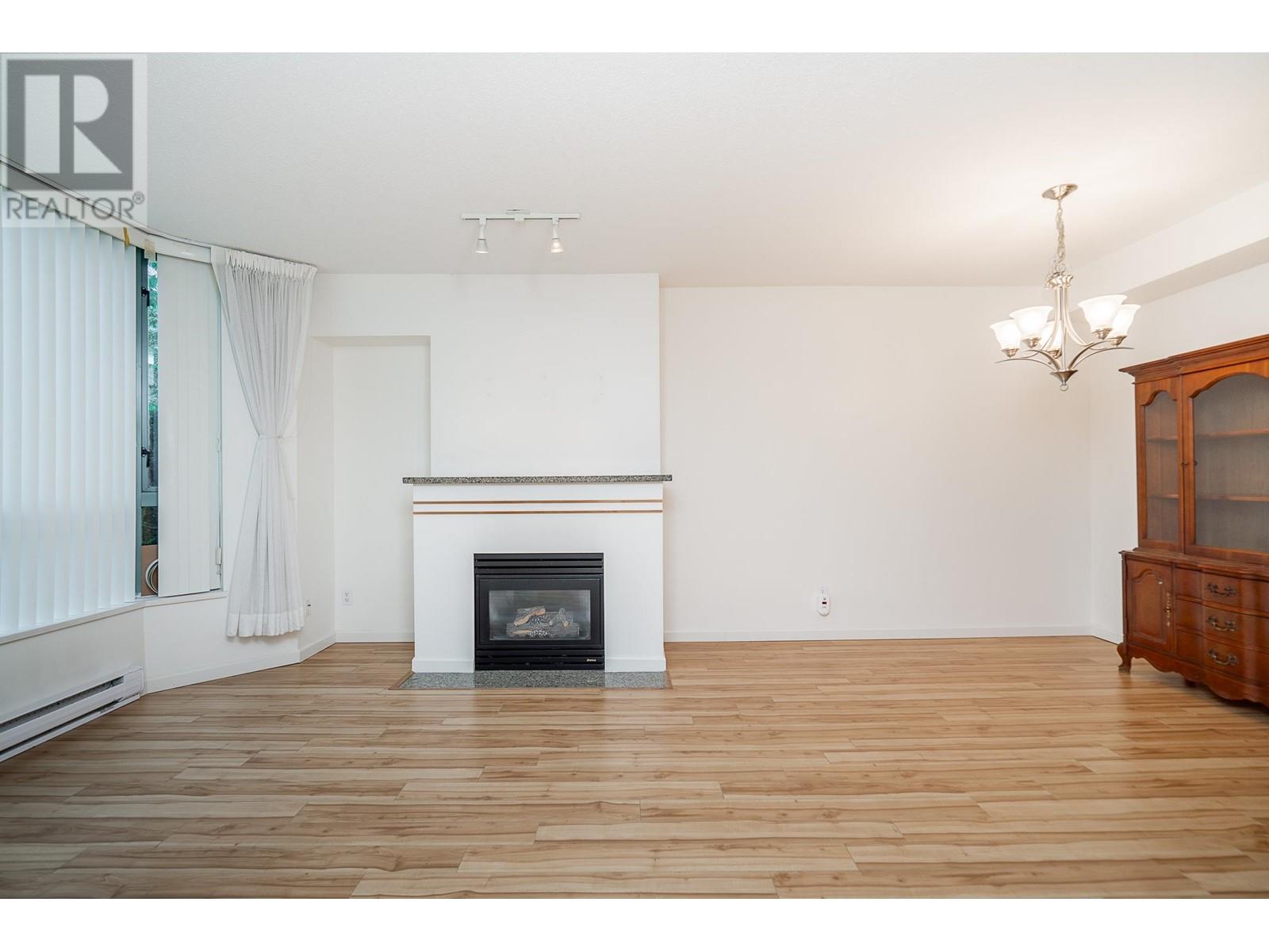 Listing Picture 7 of 28 : TH8 1889 ROSSER AVENUE, Burnaby / 本拿比 - 魯藝地產 Yvonne Lu Group - MLS Medallion Club Member