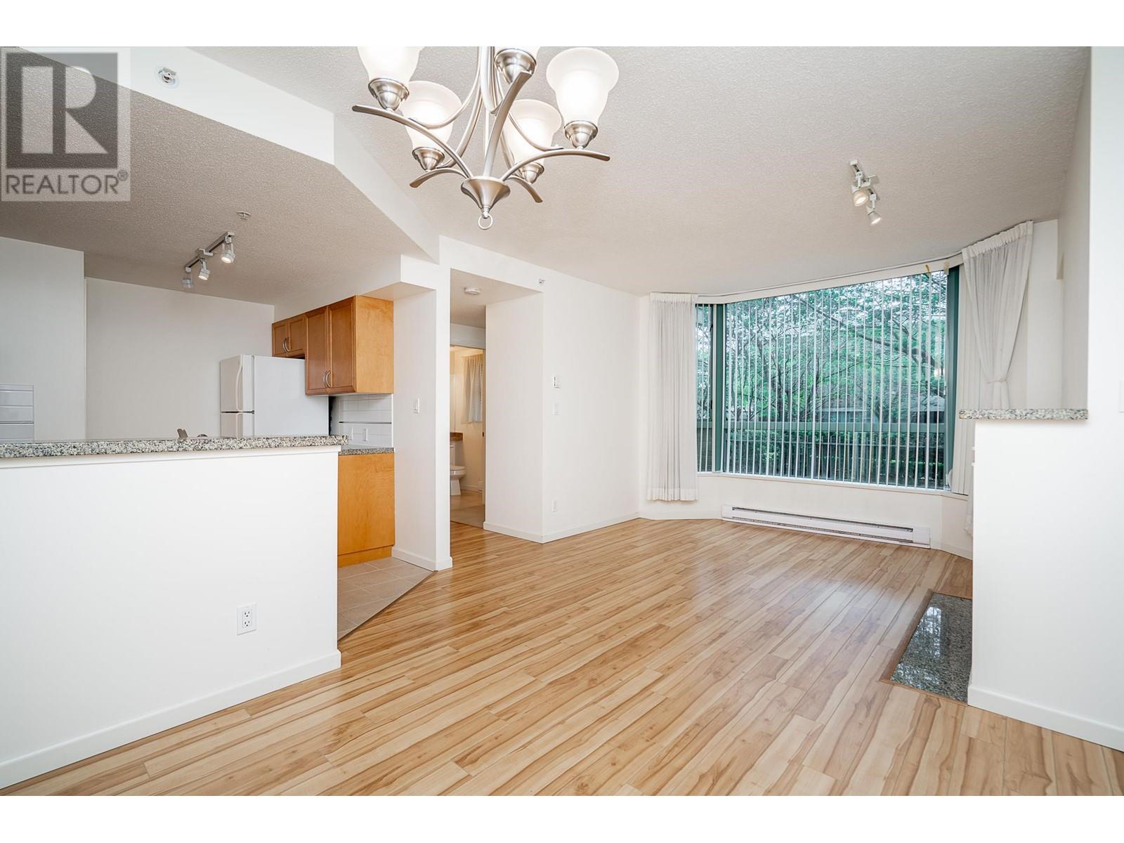 Listing Picture 12 of 28 : TH8 1889 ROSSER AVENUE, Burnaby / 本拿比 - 魯藝地產 Yvonne Lu Group - MLS Medallion Club Member