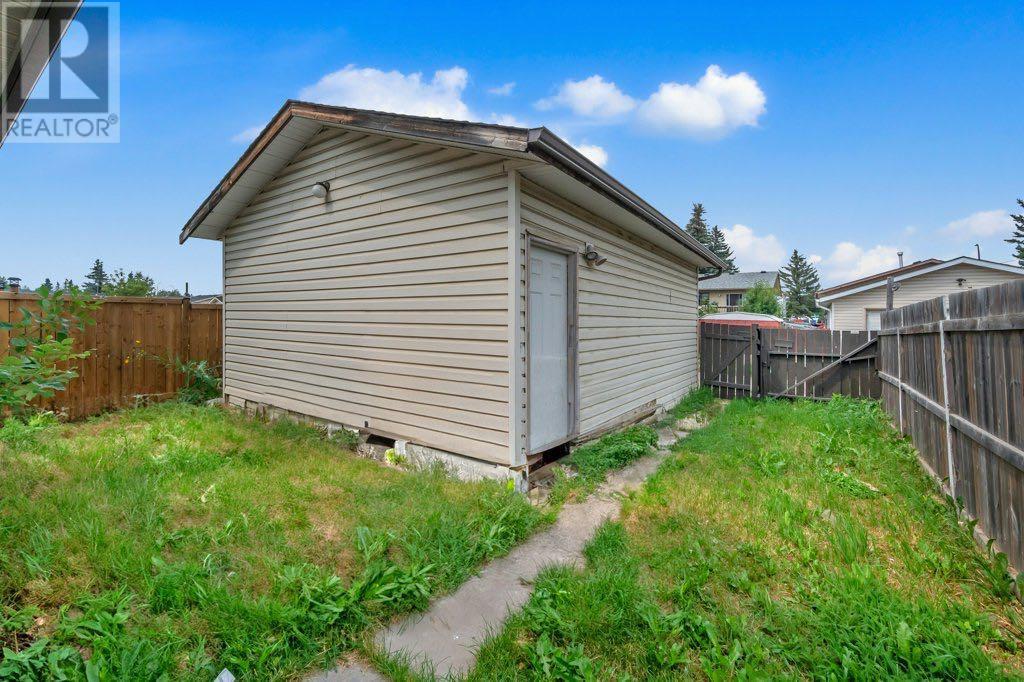 256 Castleridge Drive Ne, Calgary, Alberta  T3J 1X3 - Photo 42 - A2154918