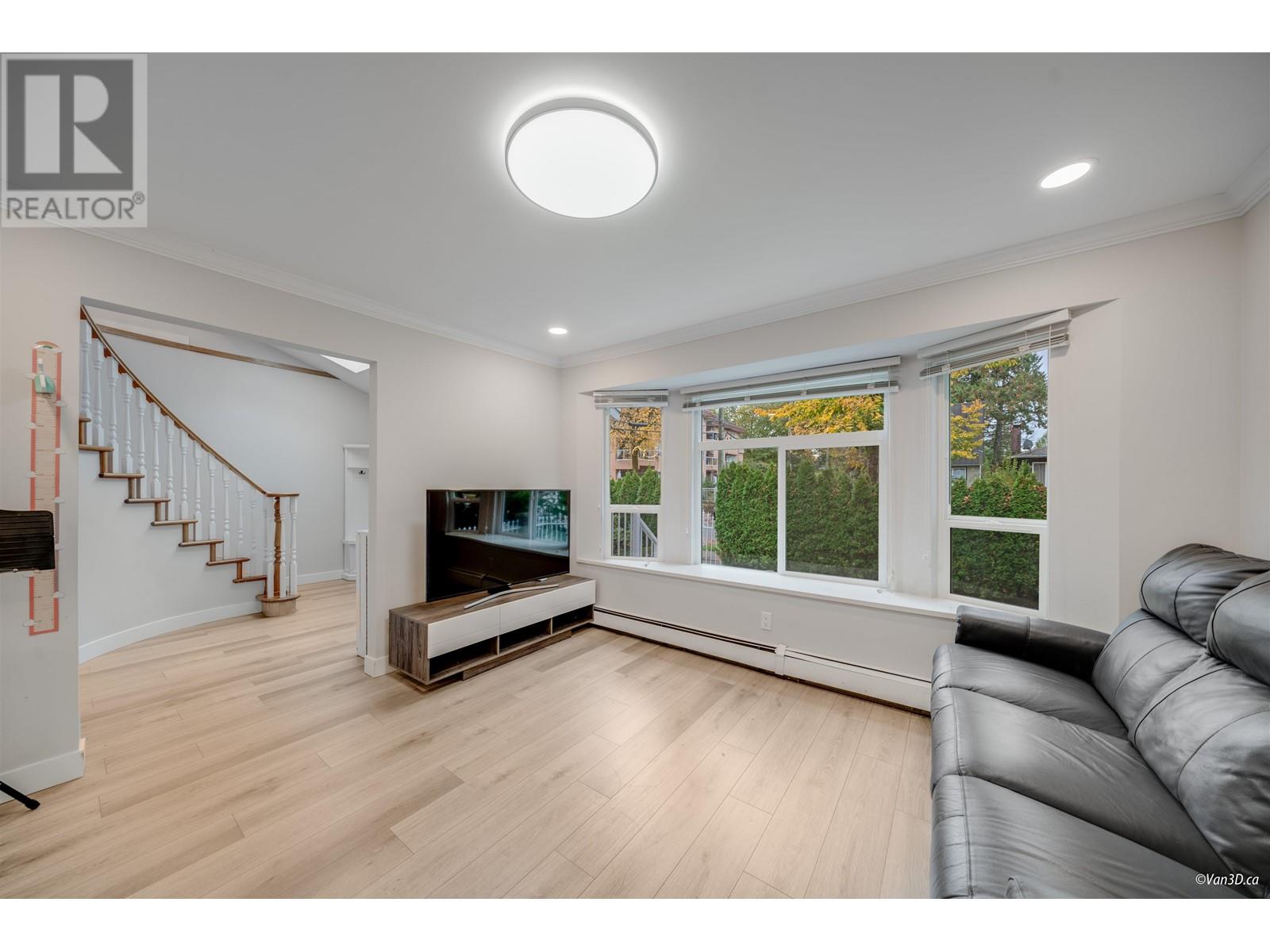 Listing Picture 17 of 40 : 1965 E 37TH AVENUE, Vancouver / 溫哥華 - 魯藝地產 Yvonne Lu Group - MLS Medallion Club Member