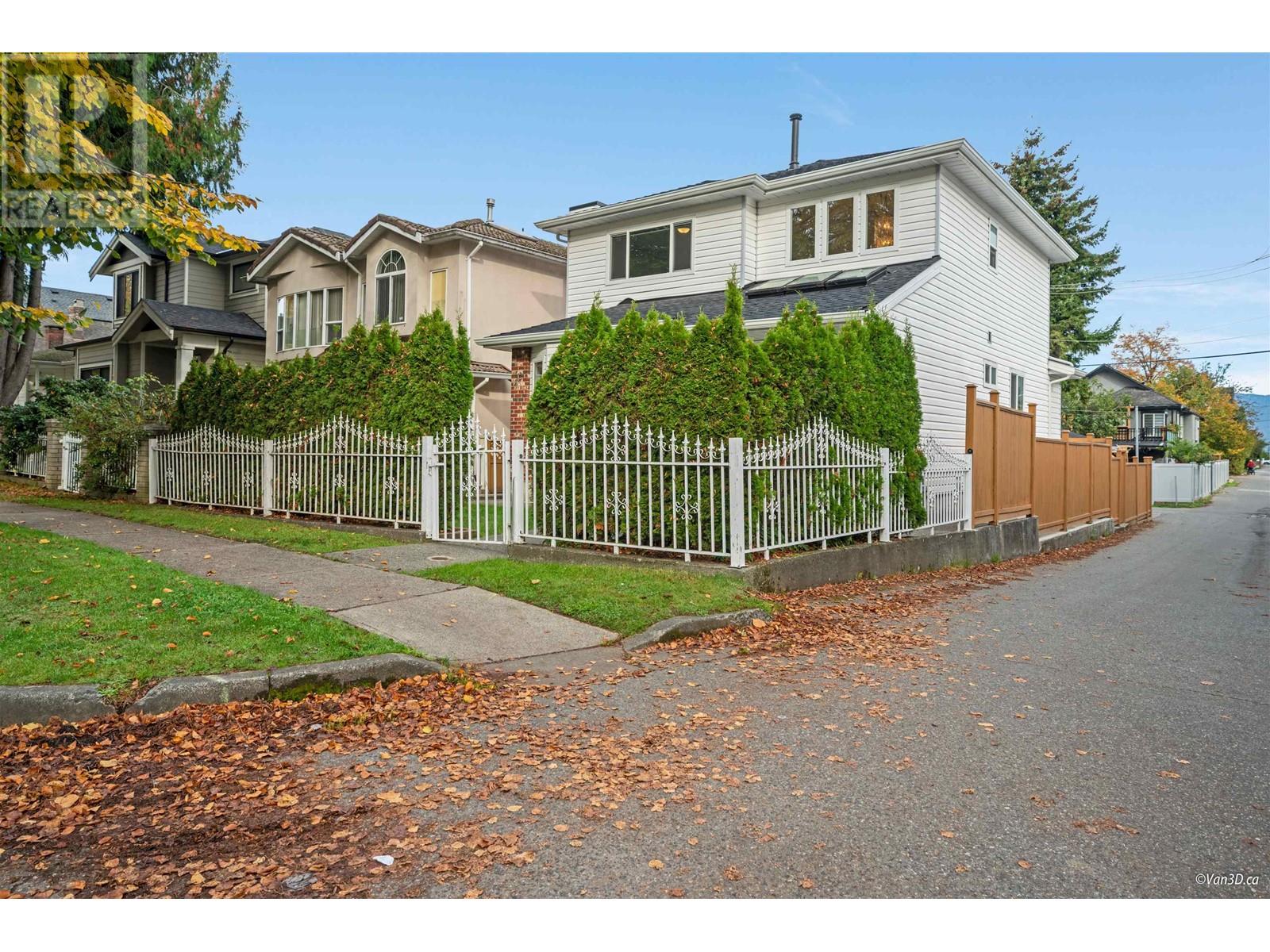 Listing Picture 35 of 40 : 1965 E 37TH AVENUE, Vancouver / 溫哥華 - 魯藝地產 Yvonne Lu Group - MLS Medallion Club Member