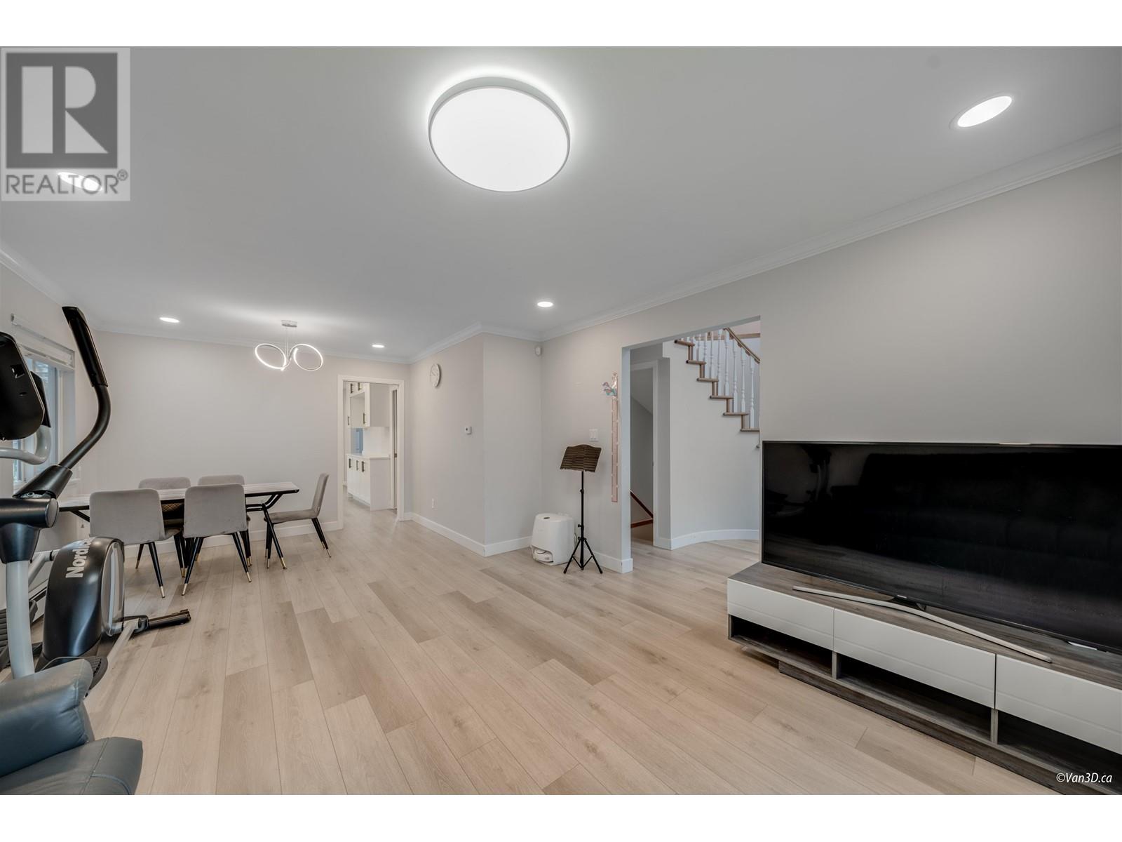 Listing Picture 16 of 40 : 1965 E 37TH AVENUE, Vancouver / 溫哥華 - 魯藝地產 Yvonne Lu Group - MLS Medallion Club Member