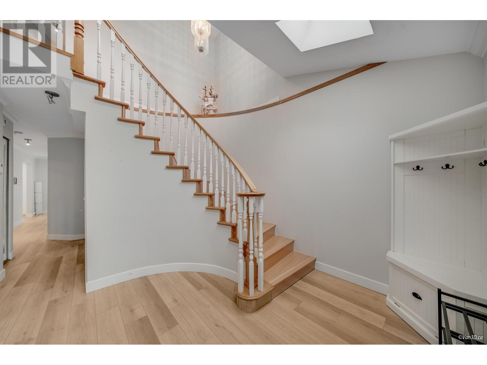 Listing Picture 18 of 40 : 1965 E 37TH AVENUE, Vancouver / 溫哥華 - 魯藝地產 Yvonne Lu Group - MLS Medallion Club Member