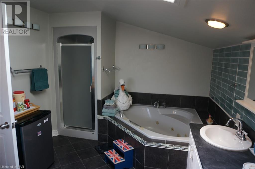 62 Cecil Street, St. Catharines, Ontario  L2N 4B2 - Photo 18 - 40629531