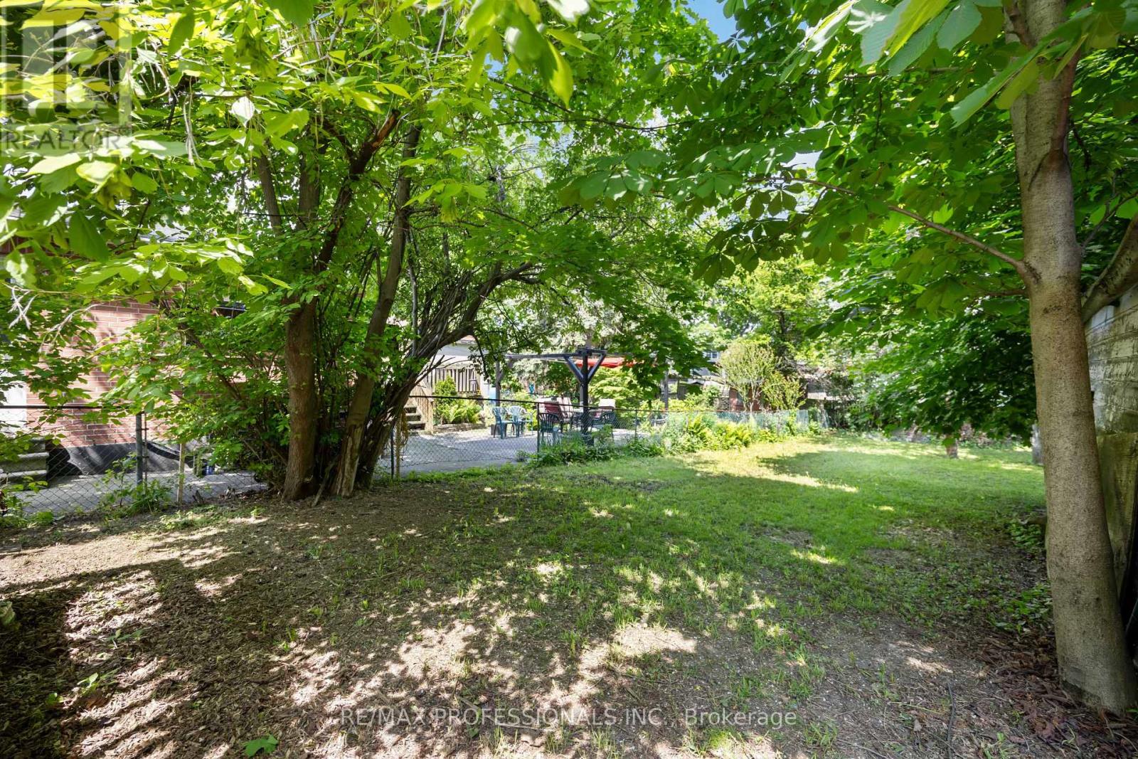 34 Dixon Road, Toronto, Ontario  M9P 2L3 - Photo 19 - W9395330