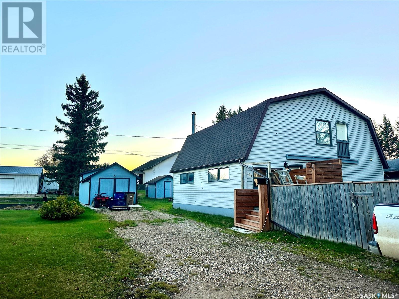 209 3rd Avenue N, Big River, Saskatchewan  S0J 0E0 - Photo 1 - SK986017