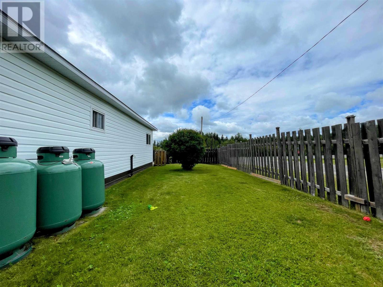 2 Marten Ave, Manitouwadge, Ontario  P0T 2C0 - Photo 39 - TB242500