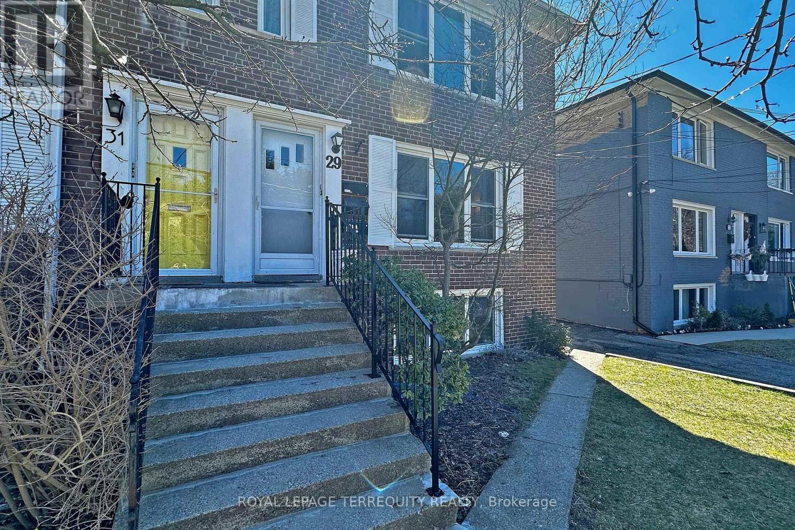 29 Love Crescent, Toronto (East End-Danforth), Ontario  M4E 1V6 - Photo 4 - E9395514