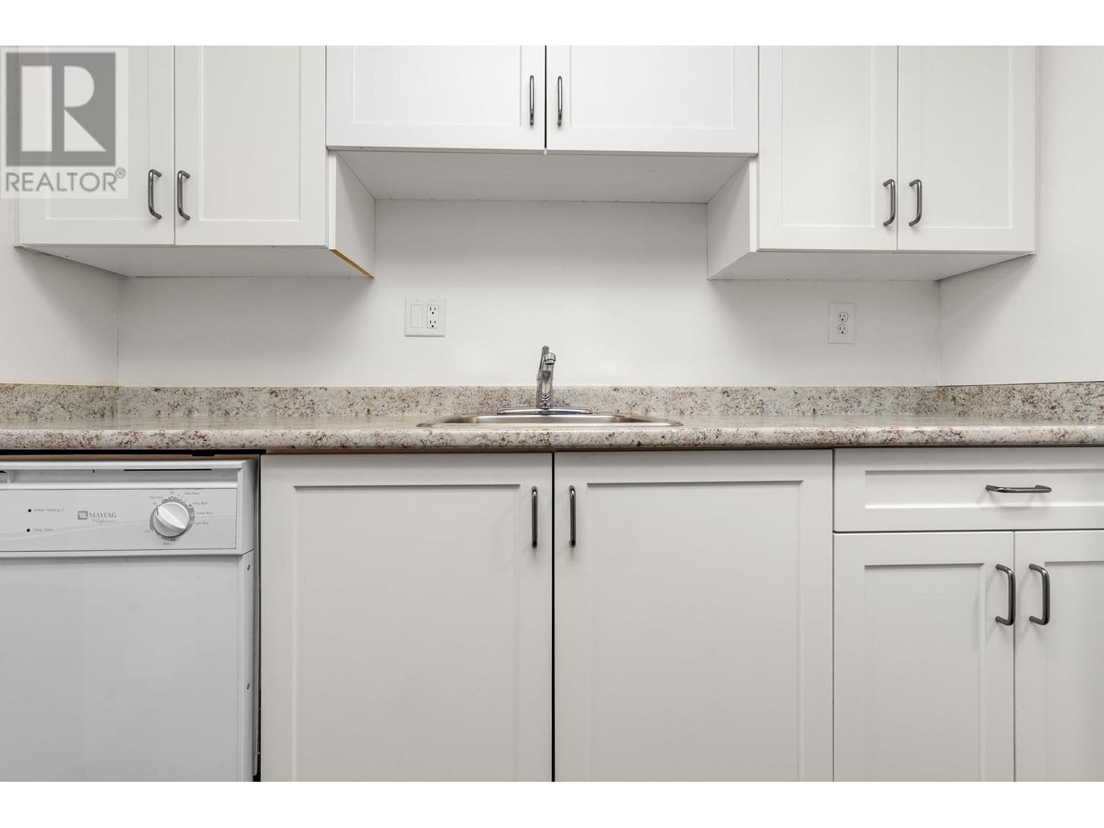 Listing Picture 10 of 28 : 203 1355 HARWOOD STREET, Vancouver / 溫哥華 - 魯藝地產 Yvonne Lu Group - MLS Medallion Club Member