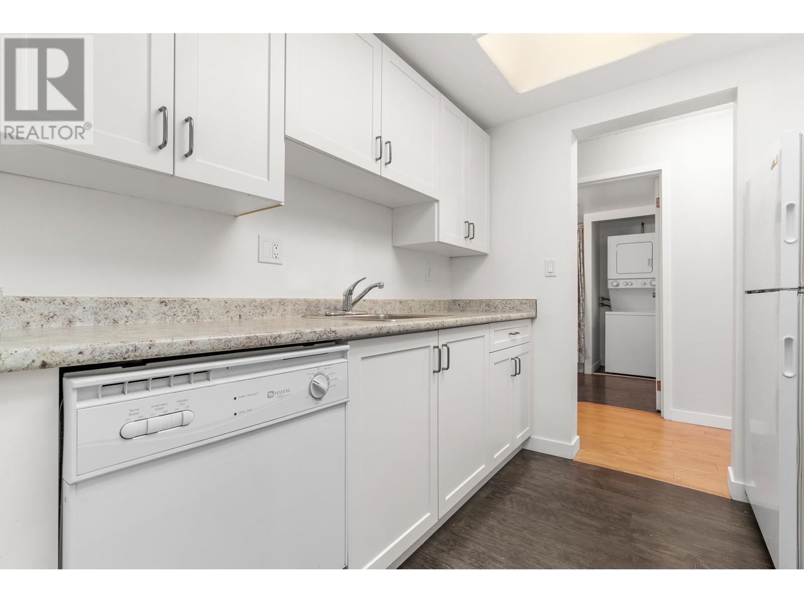 Listing Picture 11 of 28 : 203 1355 HARWOOD STREET, Vancouver / 溫哥華 - 魯藝地產 Yvonne Lu Group - MLS Medallion Club Member