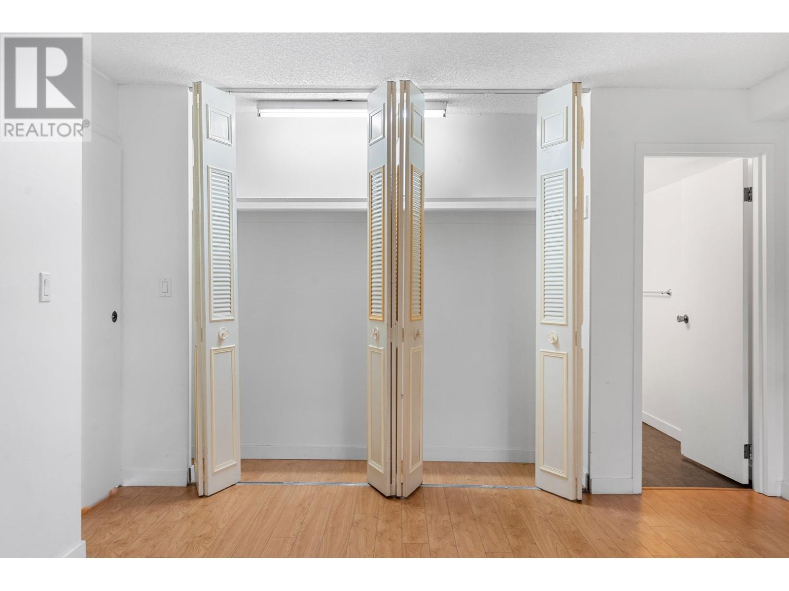 Listing Picture 14 of 28 : 203 1355 HARWOOD STREET, Vancouver / 溫哥華 - 魯藝地產 Yvonne Lu Group - MLS Medallion Club Member