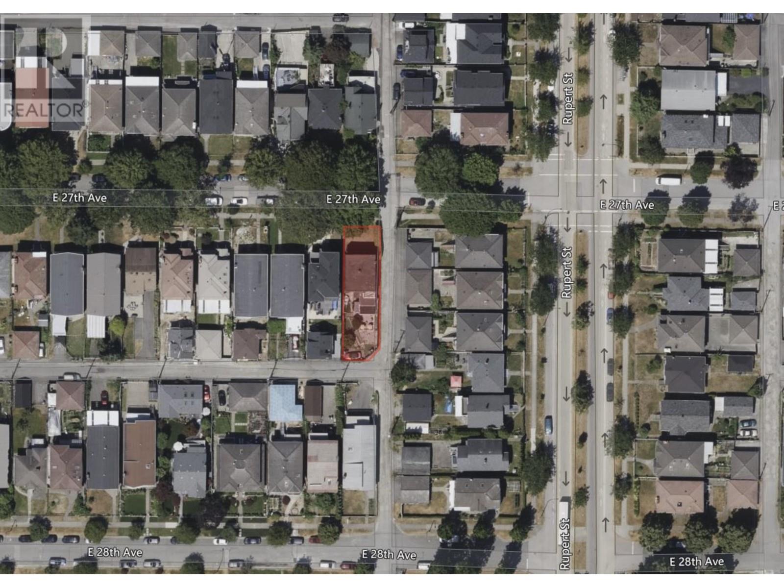 Listing Picture 3 of 6 : 3288 E 27 AVENUE, Vancouver / 溫哥華 - 魯藝地產 Yvonne Lu Group - MLS Medallion Club Member