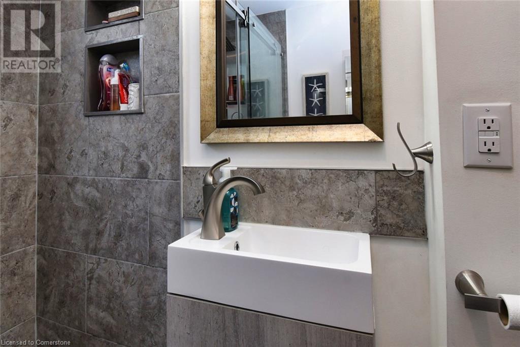 86 Graham Avenue S, Hamilton, Ontario  L8K 2M3 - Photo 30 - 40663024